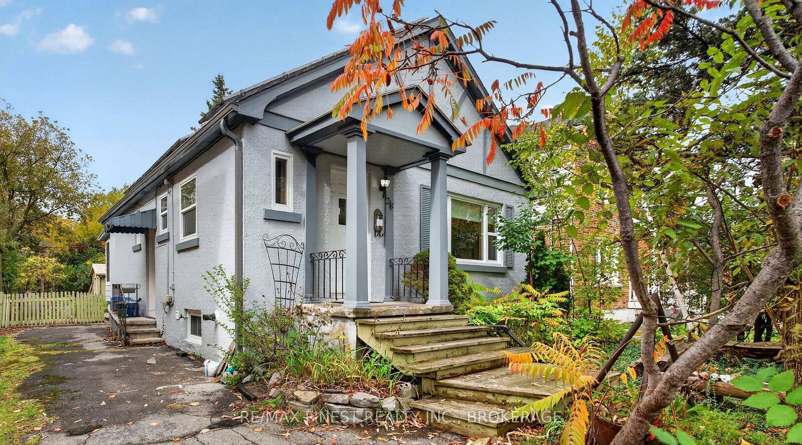 Property Photo:  218 Helen Street  ON K7L 4P4 
