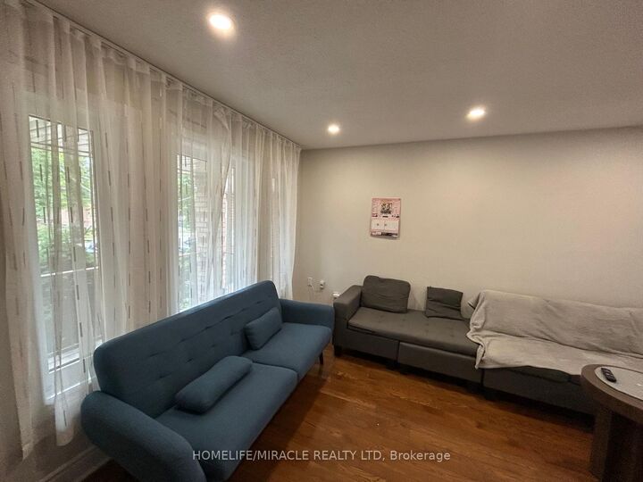 Property Photo:  42 Lockwood Road Upper  ON L6Y 4T7 