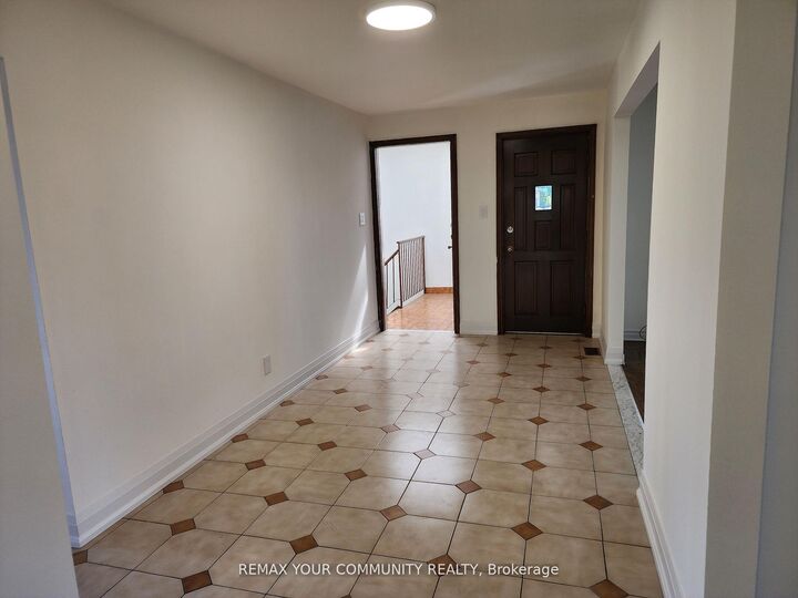 Property Photo:  214 Pellatt Avenue Upper  ON M9N 2P6 