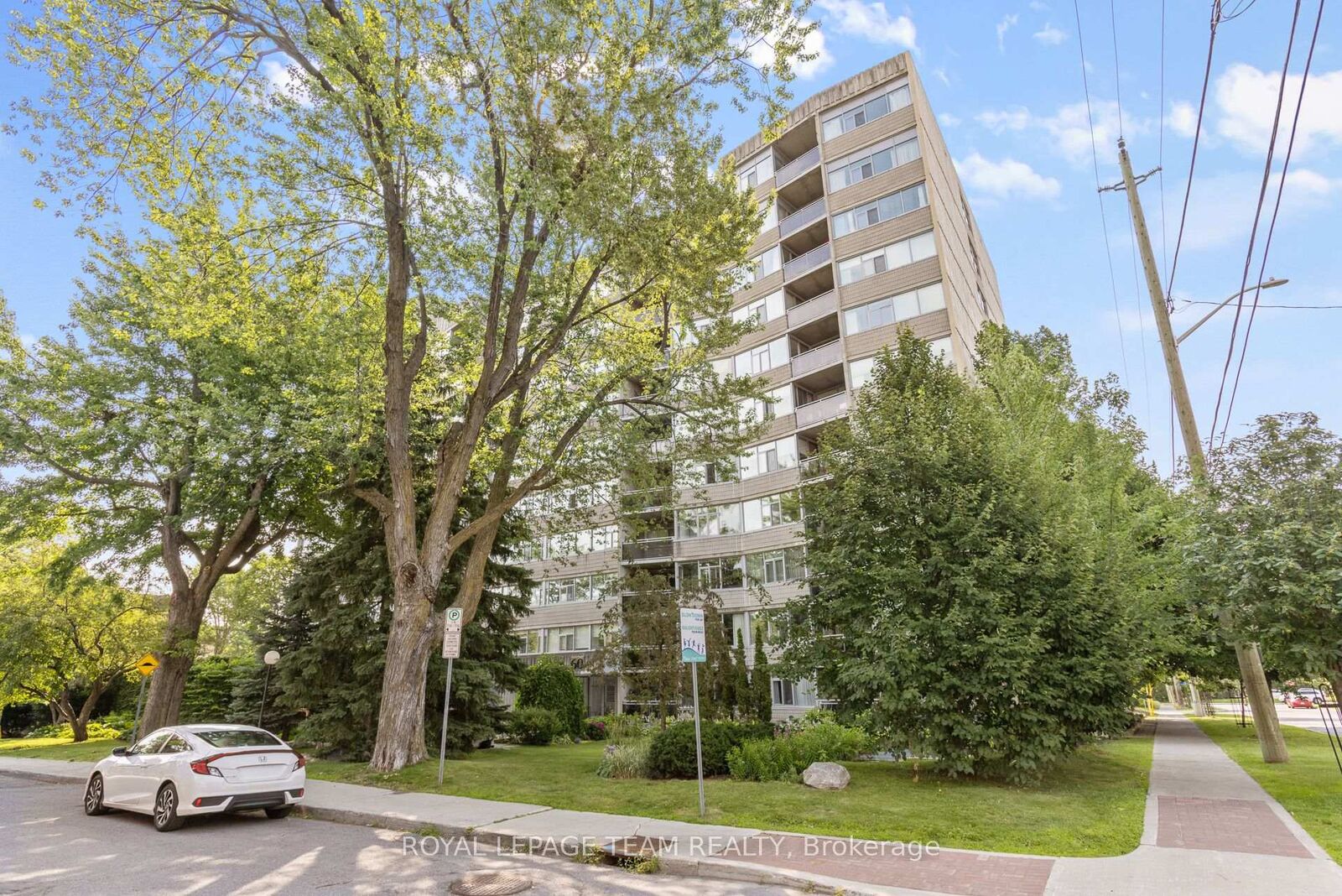 Property Photo:  60 McLeod Street 103  ON K2P 2G1 