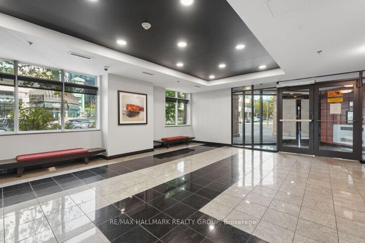 Property Photo:  445 Laurier Avenue W 302  ON K1N 6R4 