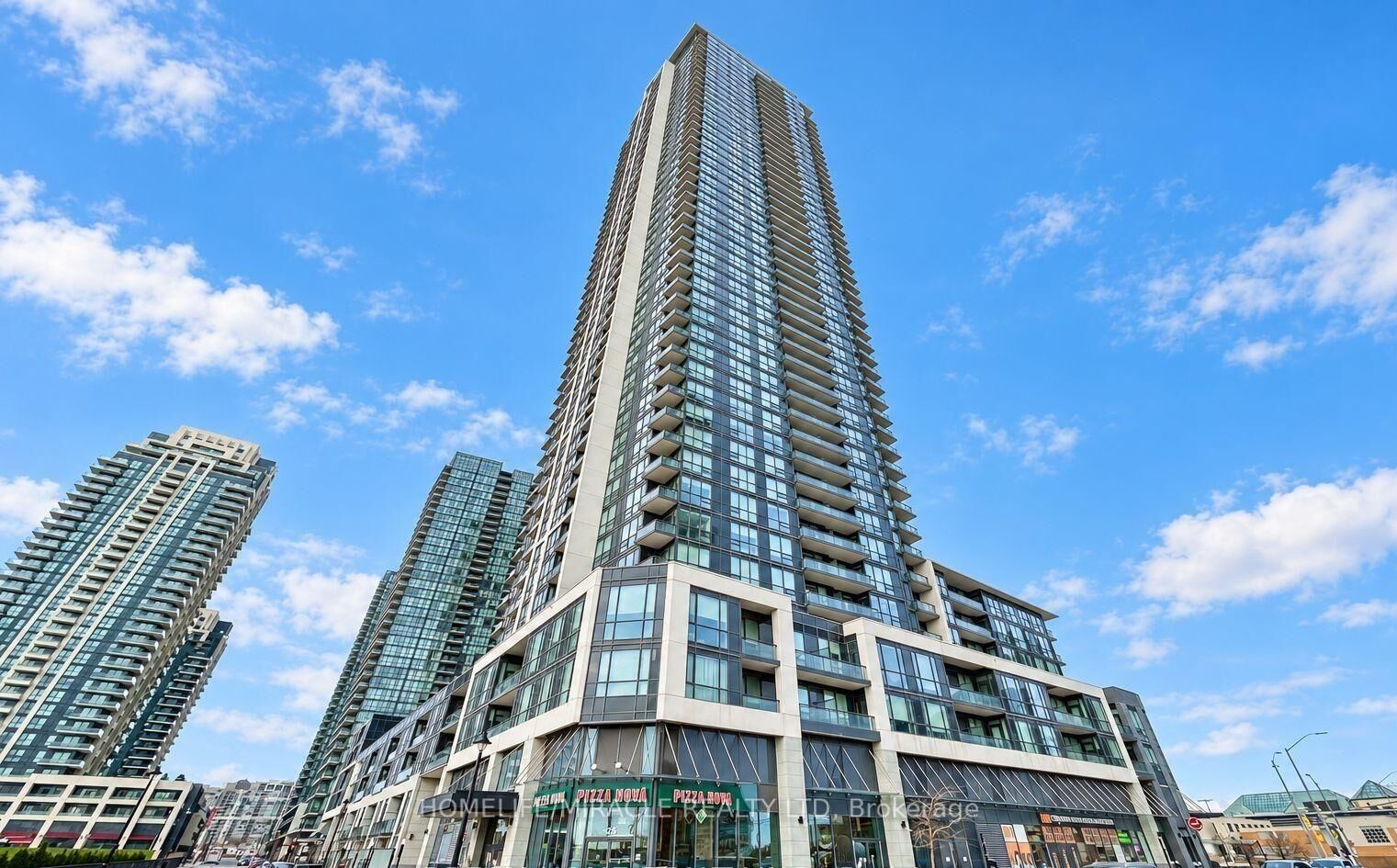 Property Photo:  4011 Brickstone Mews 3201  ON L5B 0J7 