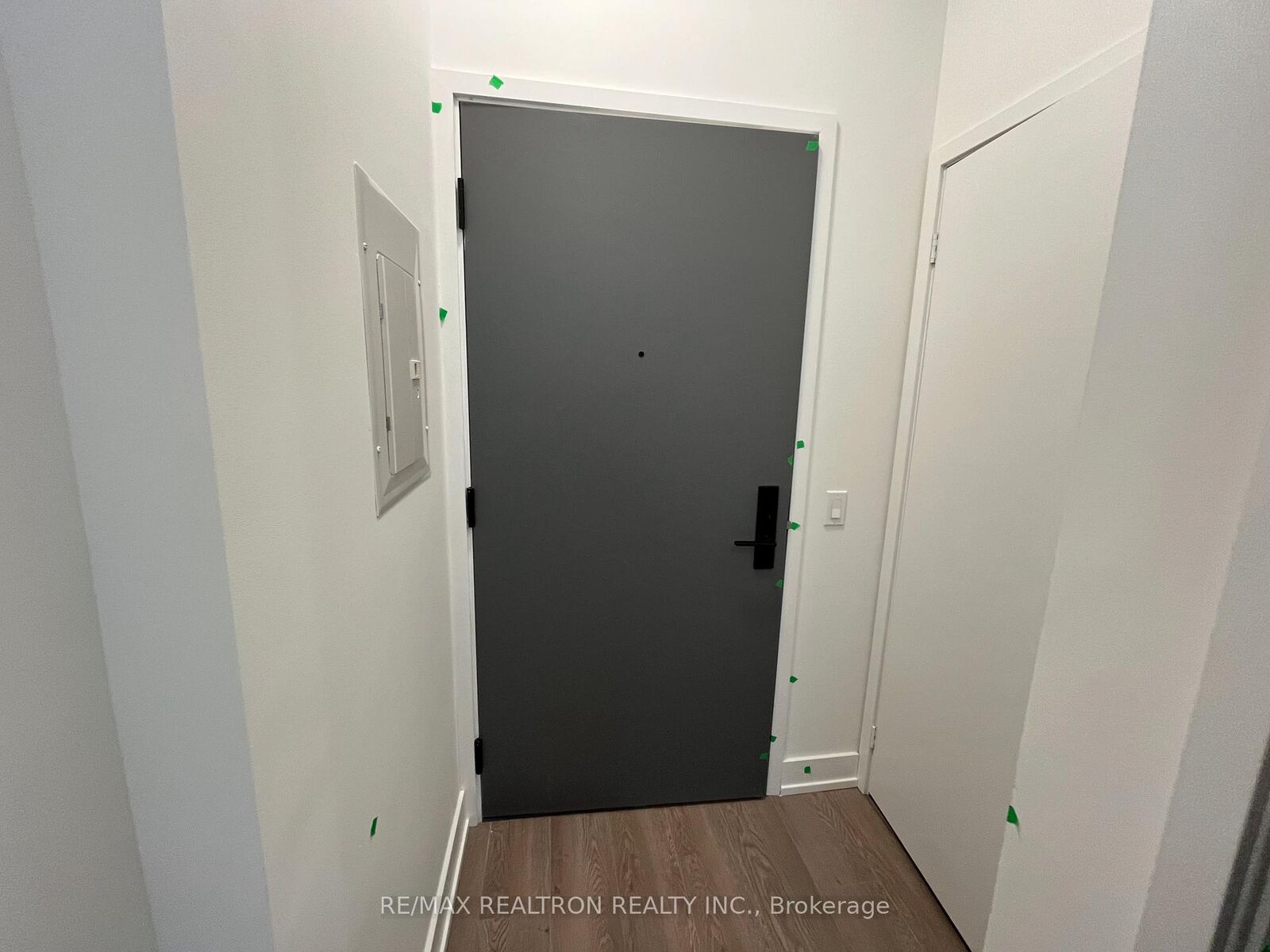 Property Photo:  308 Jarvis Street 1010  ON M5B 0E3 