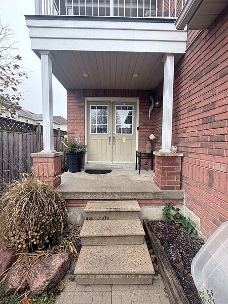 Property Photo:  82 Hutton Place  ON L1C 5K1 
