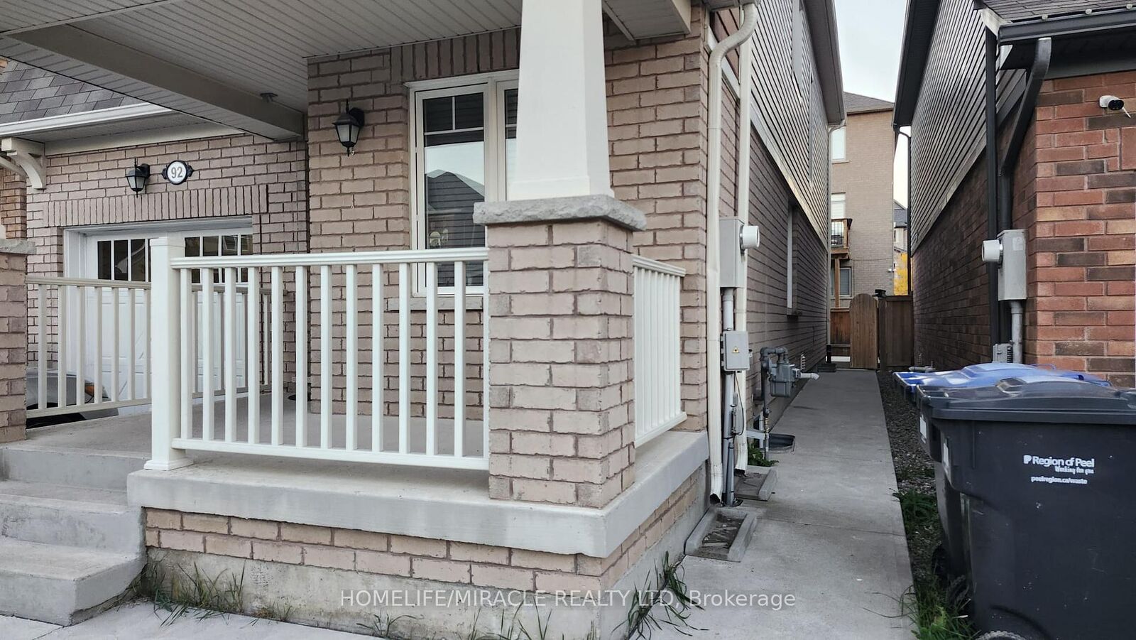 Property Photo:  92 Stedford Crescent  ON L7A 4P7 