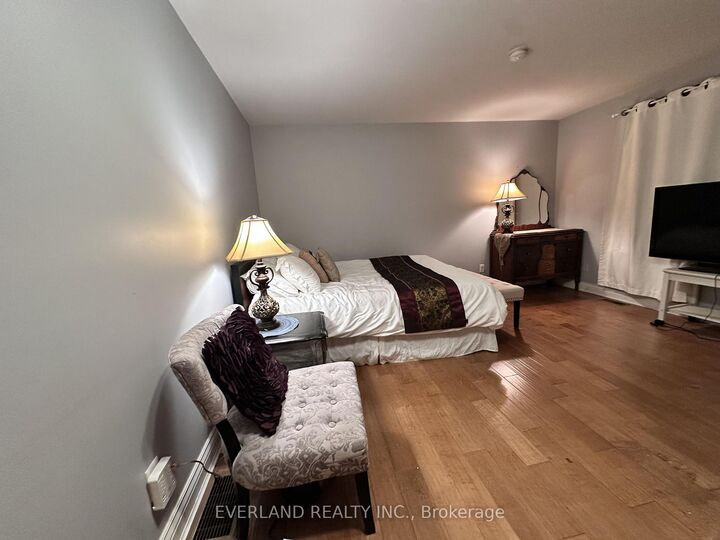 Property Photo:  3369 St Paul Avenue W South Wing  ON L2J 2M3 
