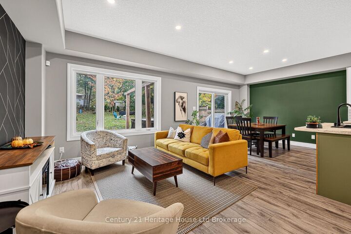 Property Photo:  205 Victoria Street S  ON N4S 3K3 