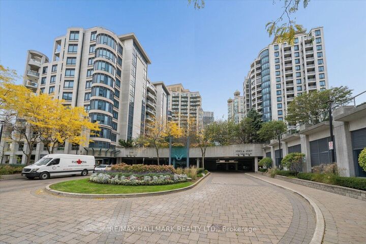 Property Photo:  2087 Lake Shore Boulevard W 105  ON M8V 4G3 