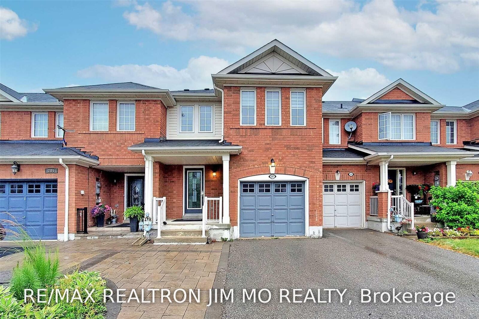 Property Photo:  287 Penndutch Circle  ON L4A 0P1 