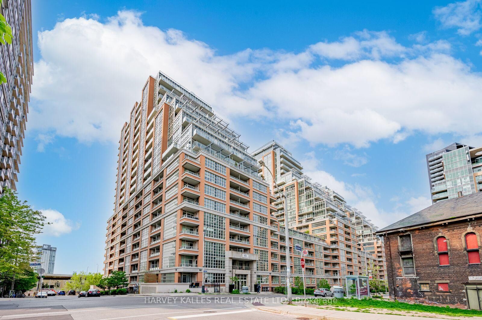 Property Photo:  65 East Liberty Street 224  ON M6K 3R2 