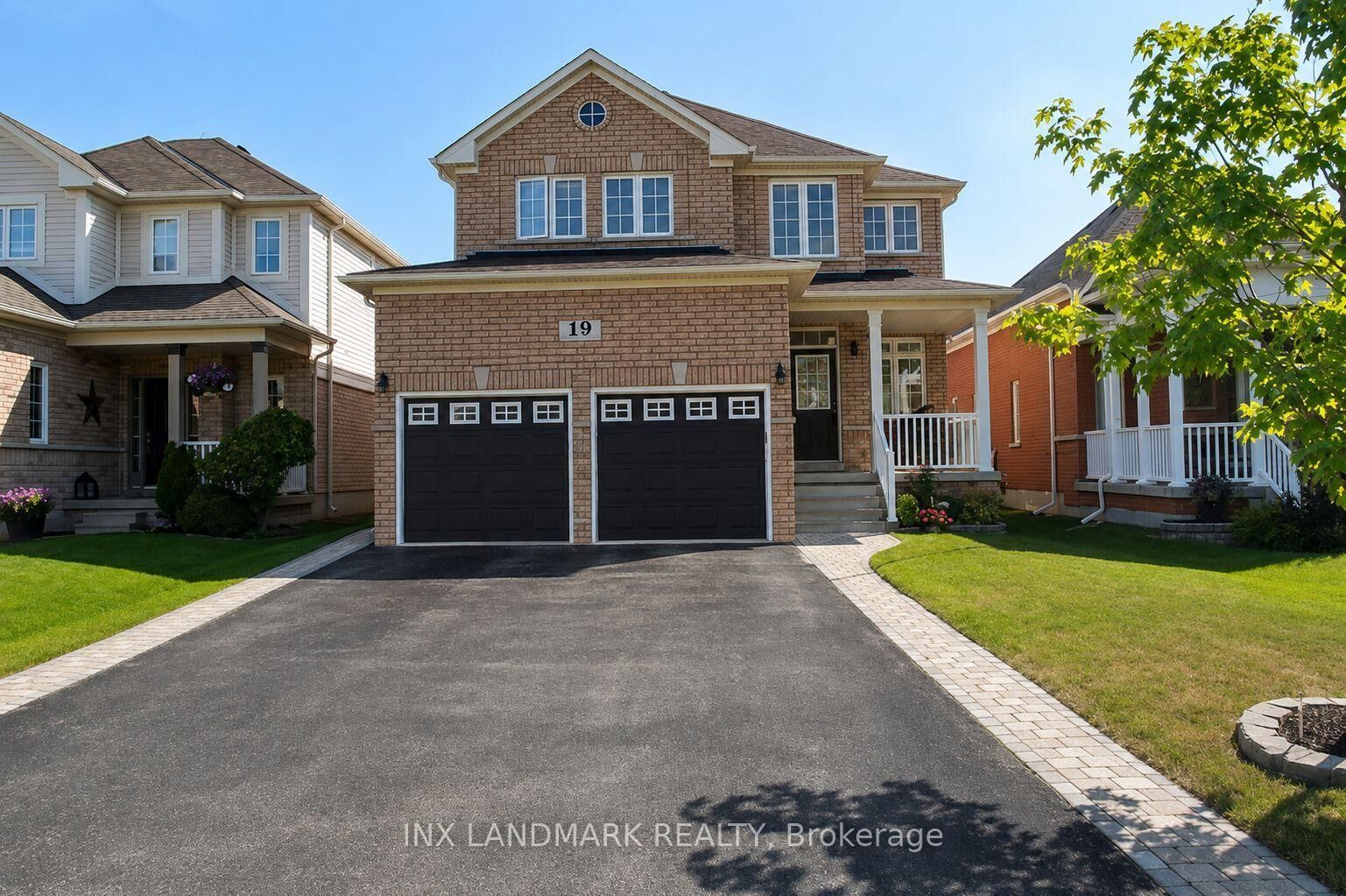 Property Photo:  19 Stuart Avenue N  ON L4M 0A1 