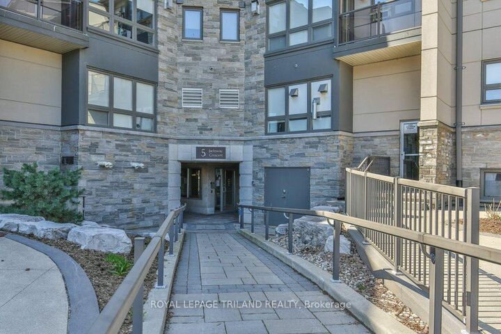 Photo de la propriété:  5 Jacksway Crescent 104  ON N5X 3T6 