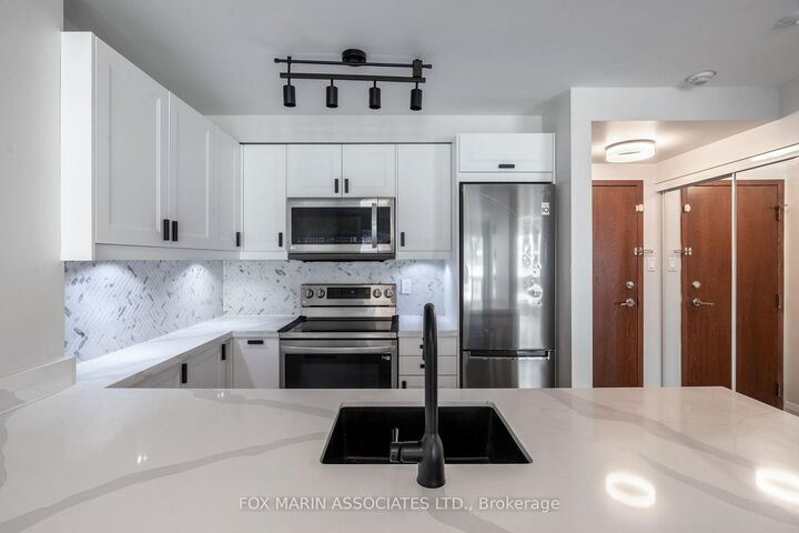 Property Photo:  10 Yonge Street 504  ON M5E 1R4 
