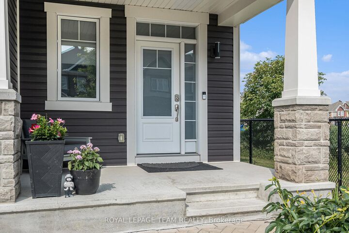 Property Photo:  622 Malahat Way  ON K2S 1E7 