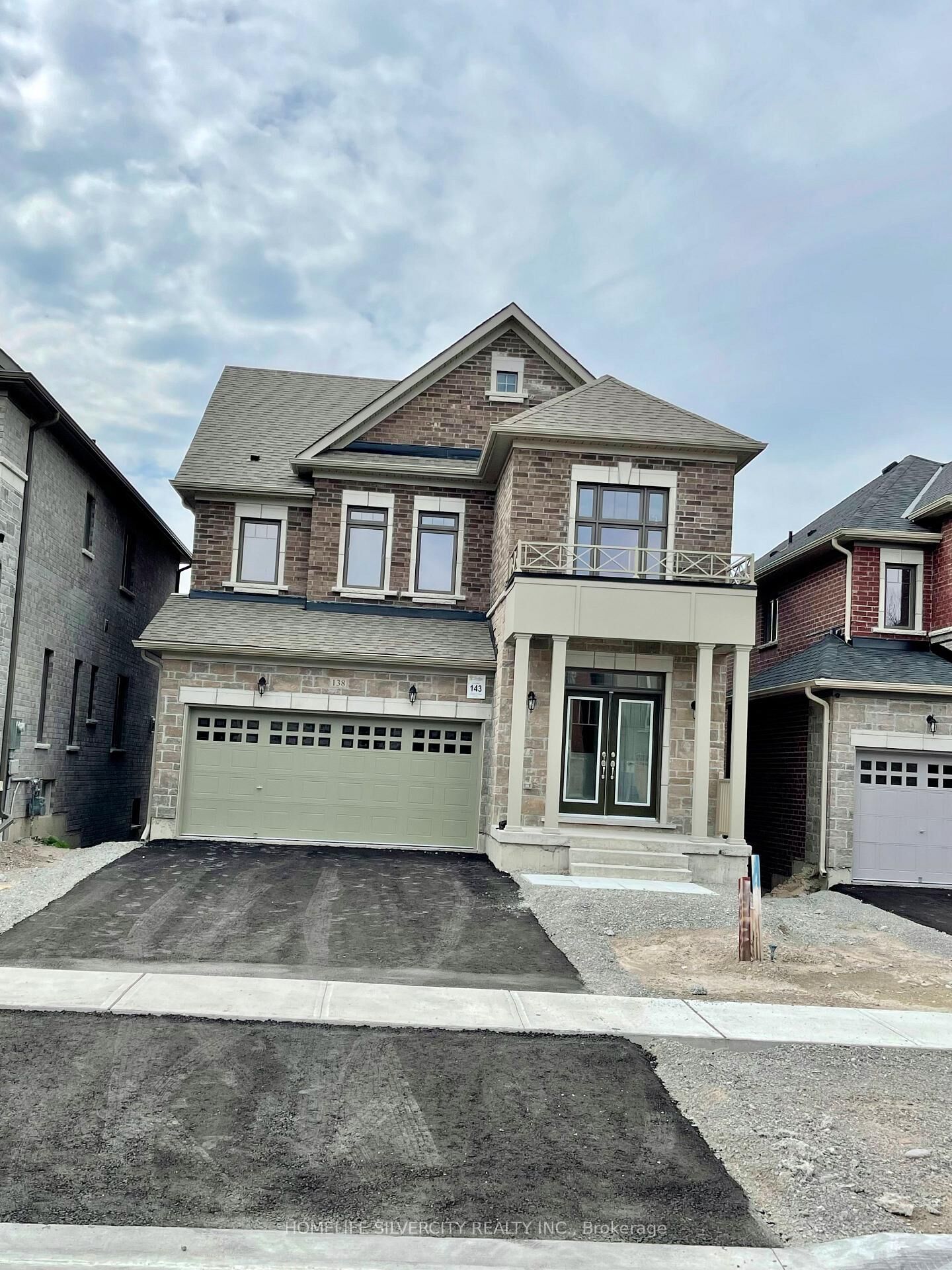 Property Photo:  138 Kennedy Boulevard  ON L9R 0W1 
