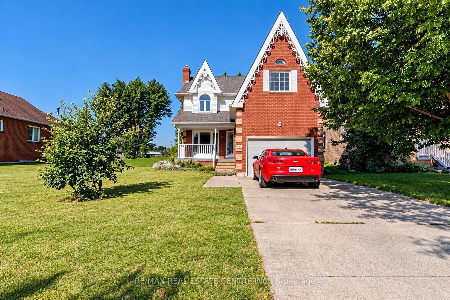 Property Photo: 544 Park Avenue ON L0N 1S2