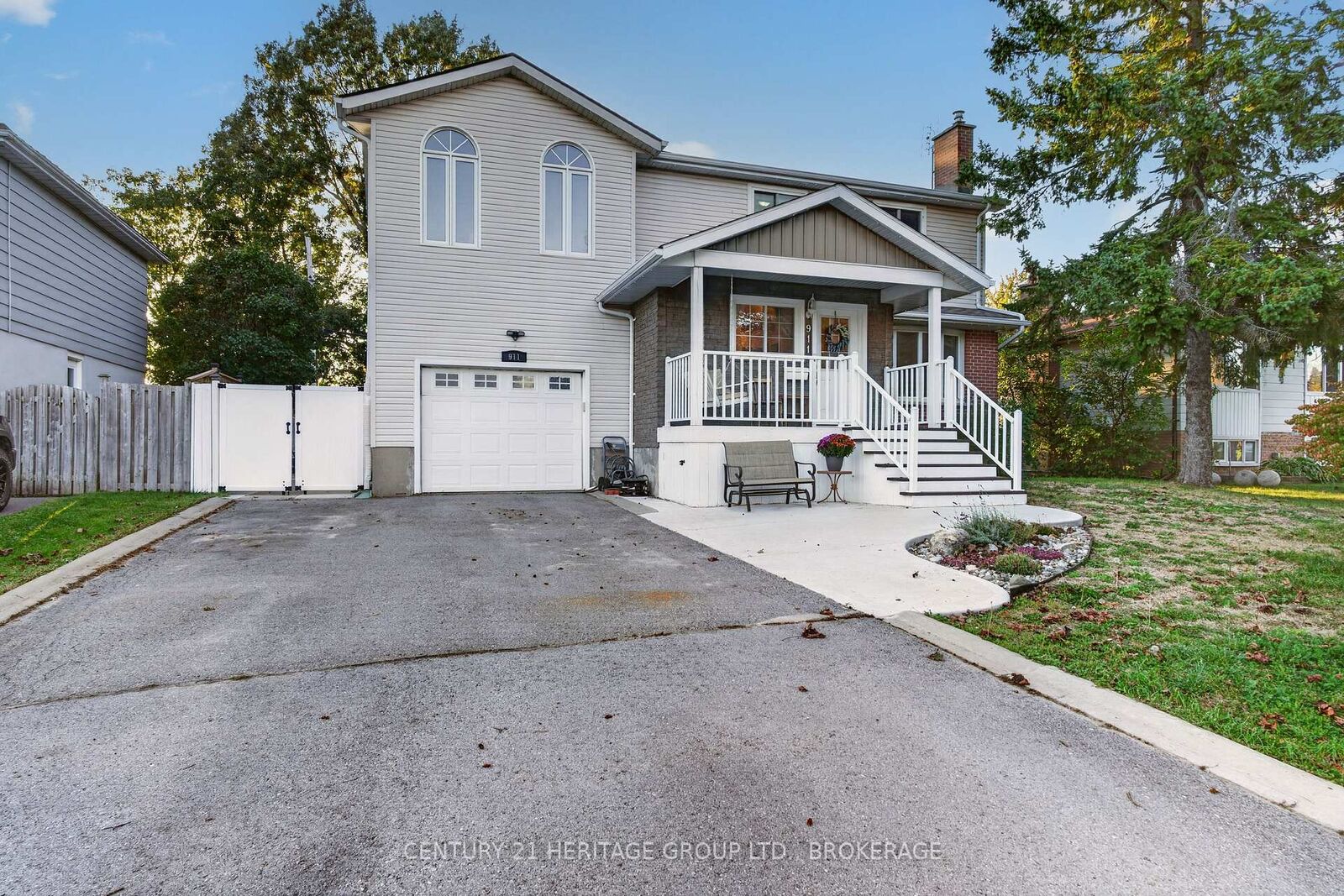 Property Photo:  911 Auden Park Drive  ON K7M 4T8 