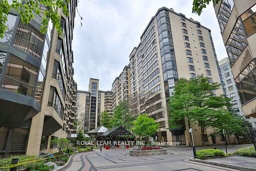 Property Photo:  211 Saint Patrick Street S C-Ph 10  ON M5T 2Y9 