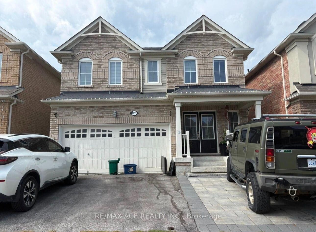 Property Photo:  1851 Parkhurst Crescent Room 2  ON L1X 0B1 