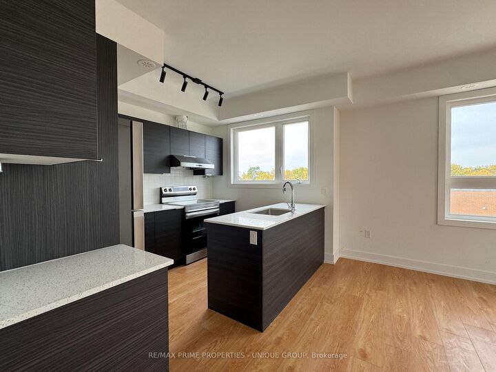Property Photo:  1 Comely Way 102  ON L3R 2L8 