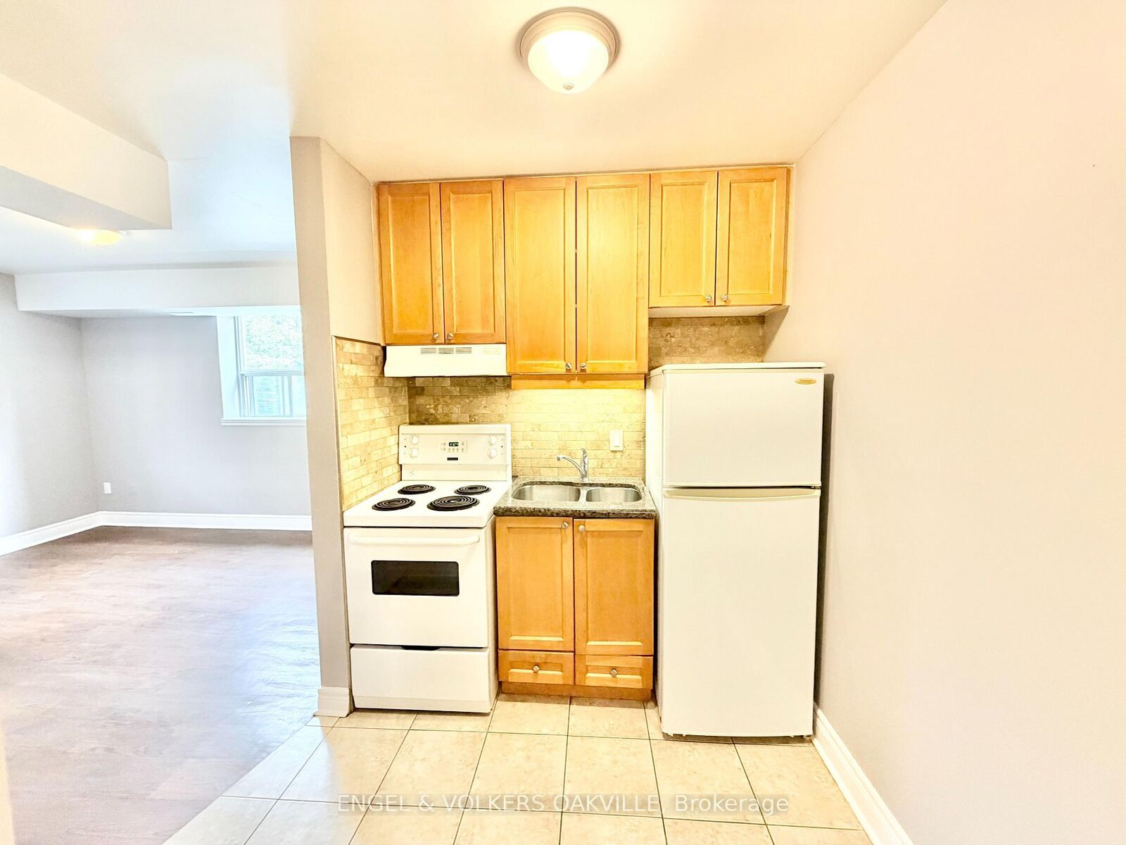 Property Photo: 100 Twenty Fifth Street 18 ON M8V 3P9