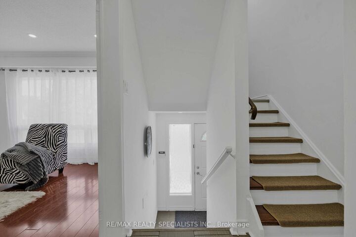 Property Photo:  3525 Brandon Gate Drive 11  ON L4T 3M3 