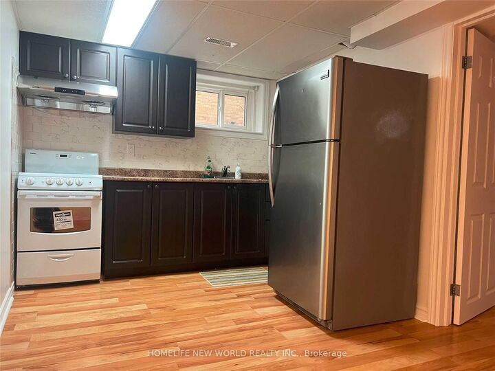 Property Photo:  438 Fernleigh Circle N Bsmt  ON L4C 1E3 