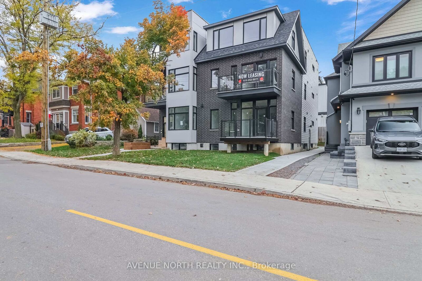 Property Photo:  436 Athlone Avenue 204  ON K1Z 5M7 