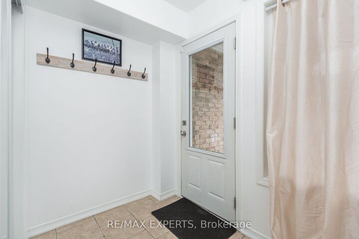 Property Photo:  75 Prince William Way 11  ON L4N 0Y9 