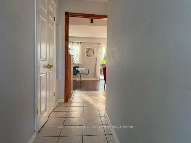 Property Photo:  10 Juliana Square  ON L6S 2L4 