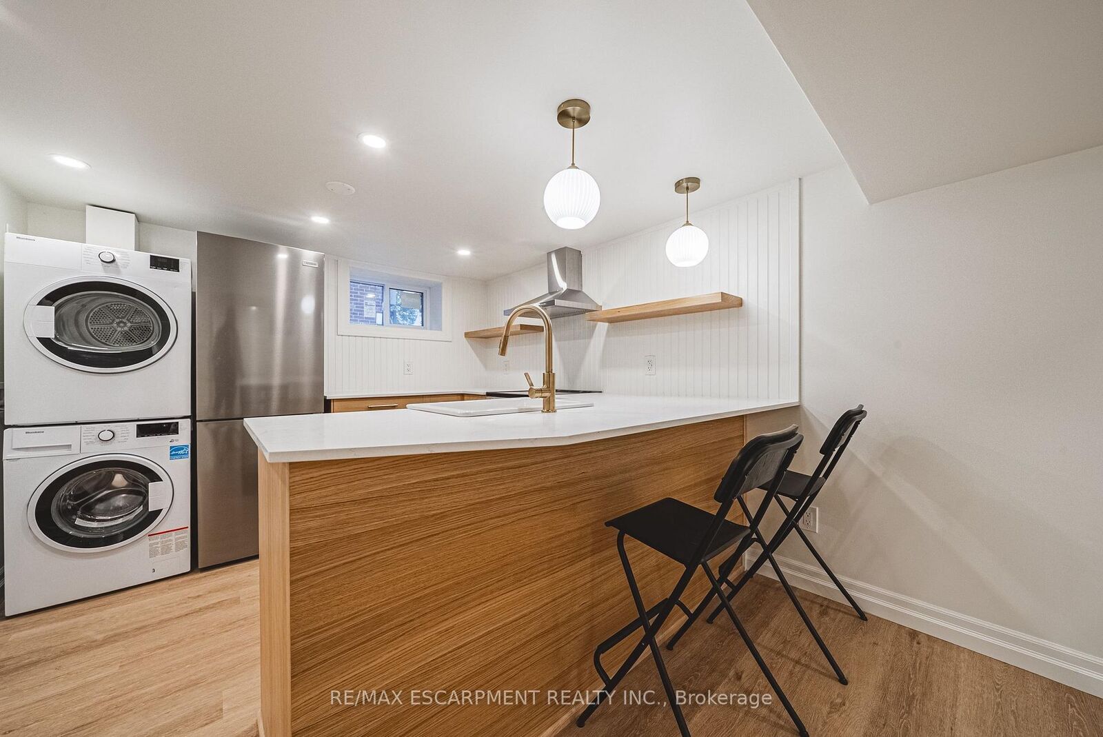 Property Photo: 113 Erin Avenue Lower ON L8K 4W1