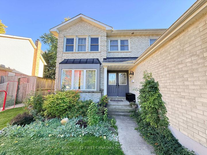 Property Photo:  26 Colonial Crescent  ON N6H 4X3 