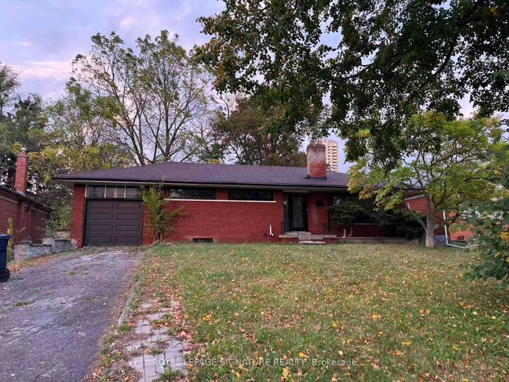 Property Photo:  120 Earlton Road  ON M1T 2R6 
