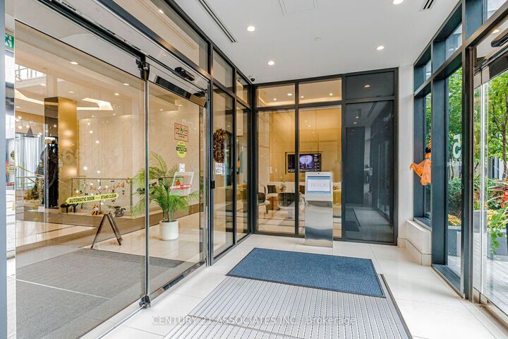 Property Photo: 65 Watergarden Drive 208 ON L5R 0G9