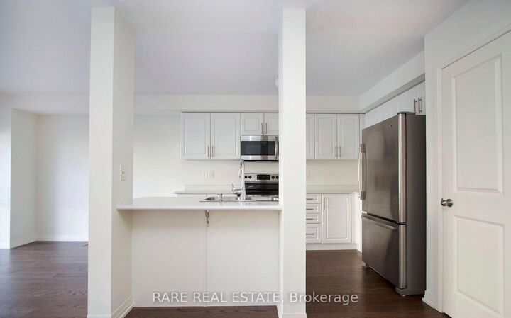 Property Photo:  1 Queen Alexandra Lane  ON L1C 7E5 