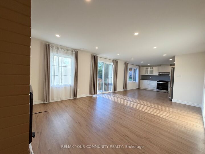 Property Photo:  22 Upbound Court Lower  ON L9N 0W1 