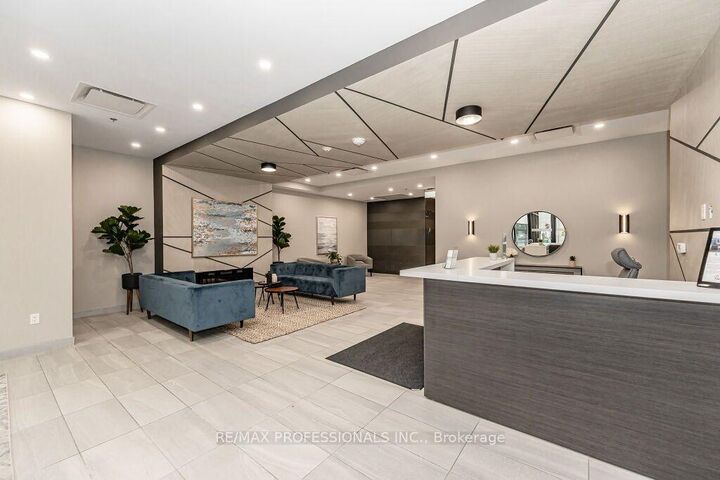 Property Photo: 60 Charles Street W 2504 ON N2G 0C9