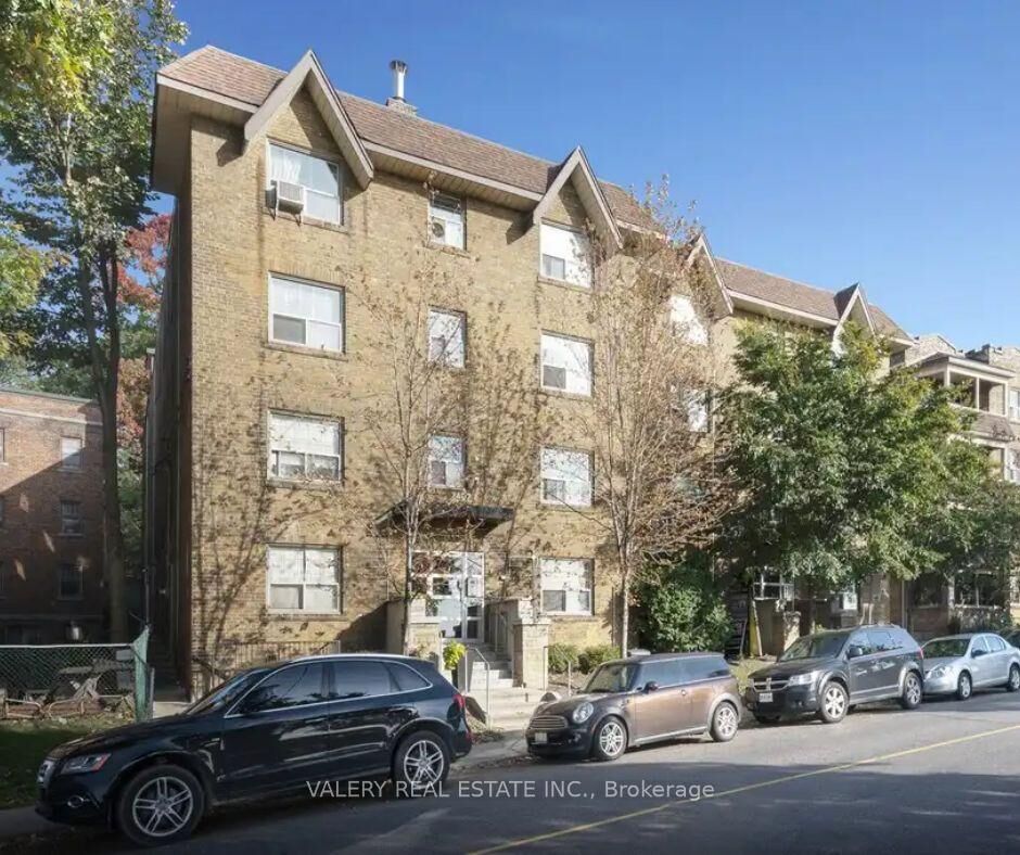 Property Photo:  2402 Queen Street E 40  ON  