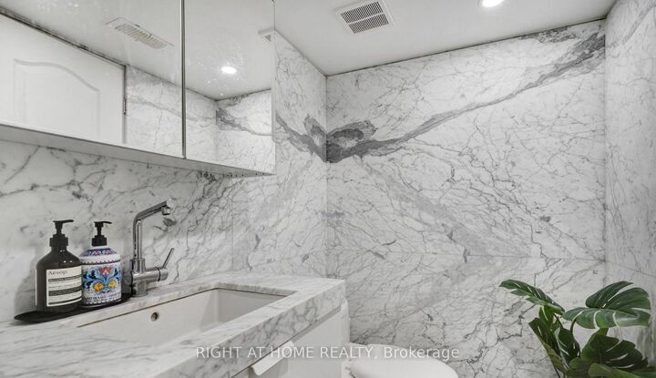 Property Photo:  35 Chryessa Avenue Lower  ON M6N 4T4 