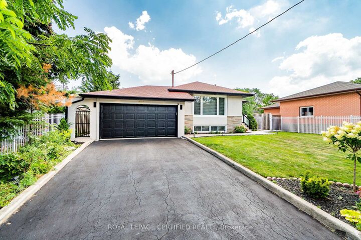 Property Photo:  604 Wildwood Drive Main  ON L6K 1V3 
