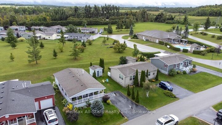 Property Photo: 51 Creekside Circle ON K0M 1L0