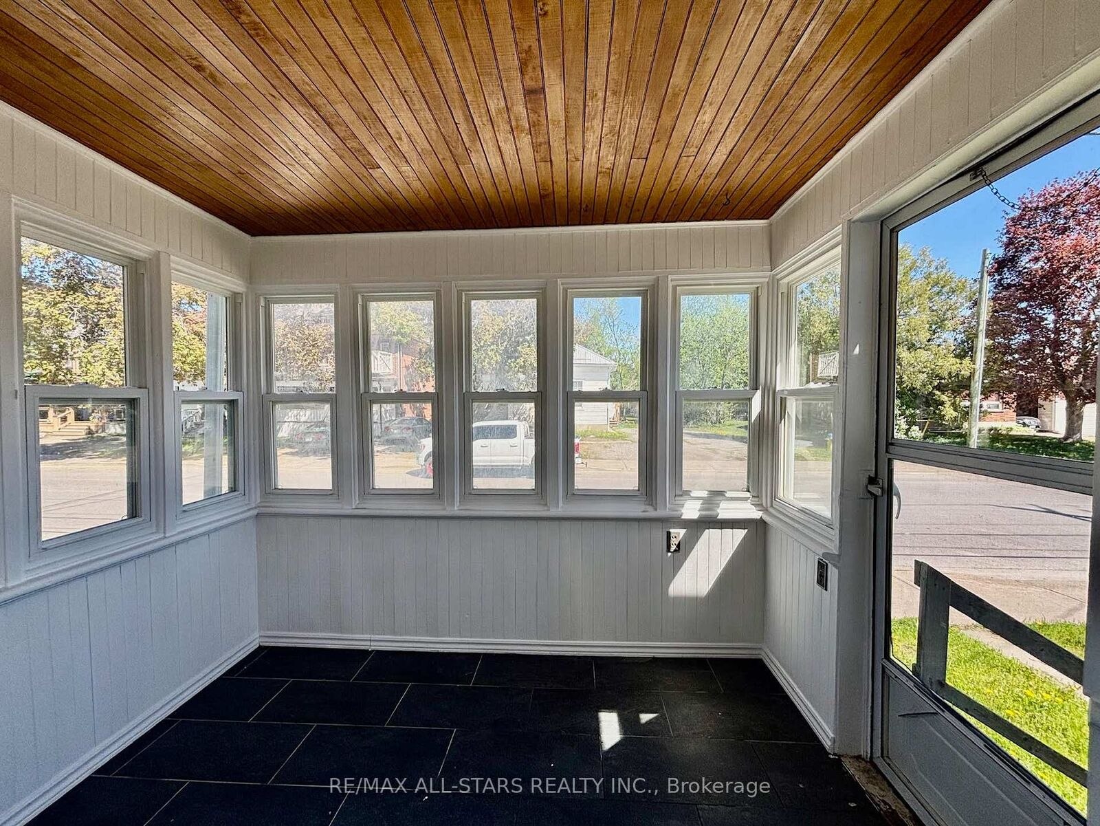 Property Photo:  81 Durham Street W  ON K9V 2P8 