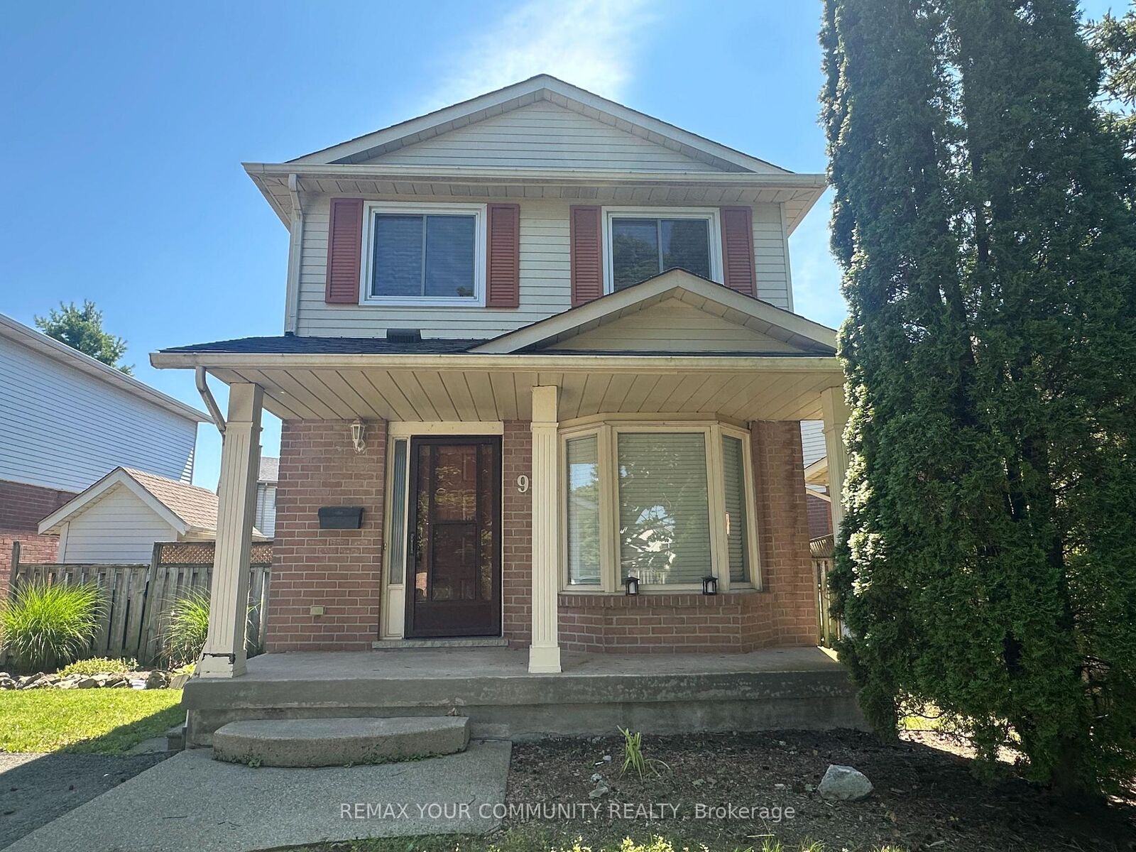 Property Photo:  9 Buchanan Crescent  ON L2V 4S2 