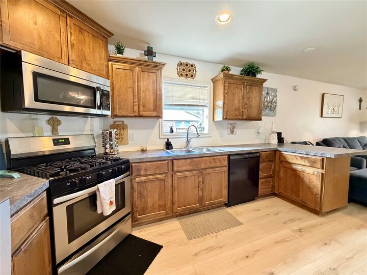 Property Photo:  1217 E Cherry Street  OK 74023 