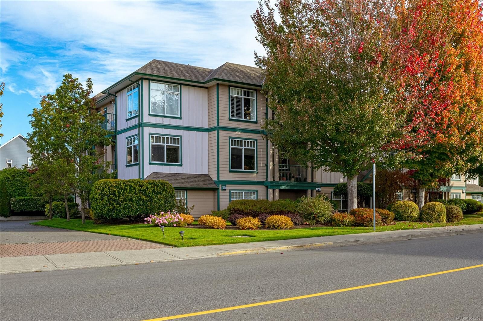 Property Photo:  2318 James White Blvd #102  BC V8L 1Z6 