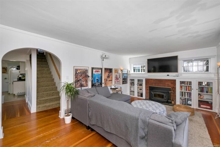 Property Photo:  476 Ypres St  BC V9L 3T6 