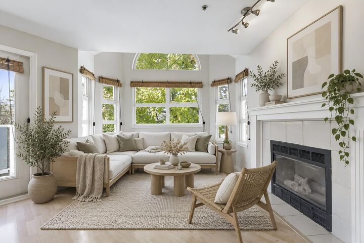 Property Photo: 1515 E 6th Avenue 402 BC V5N 1P2