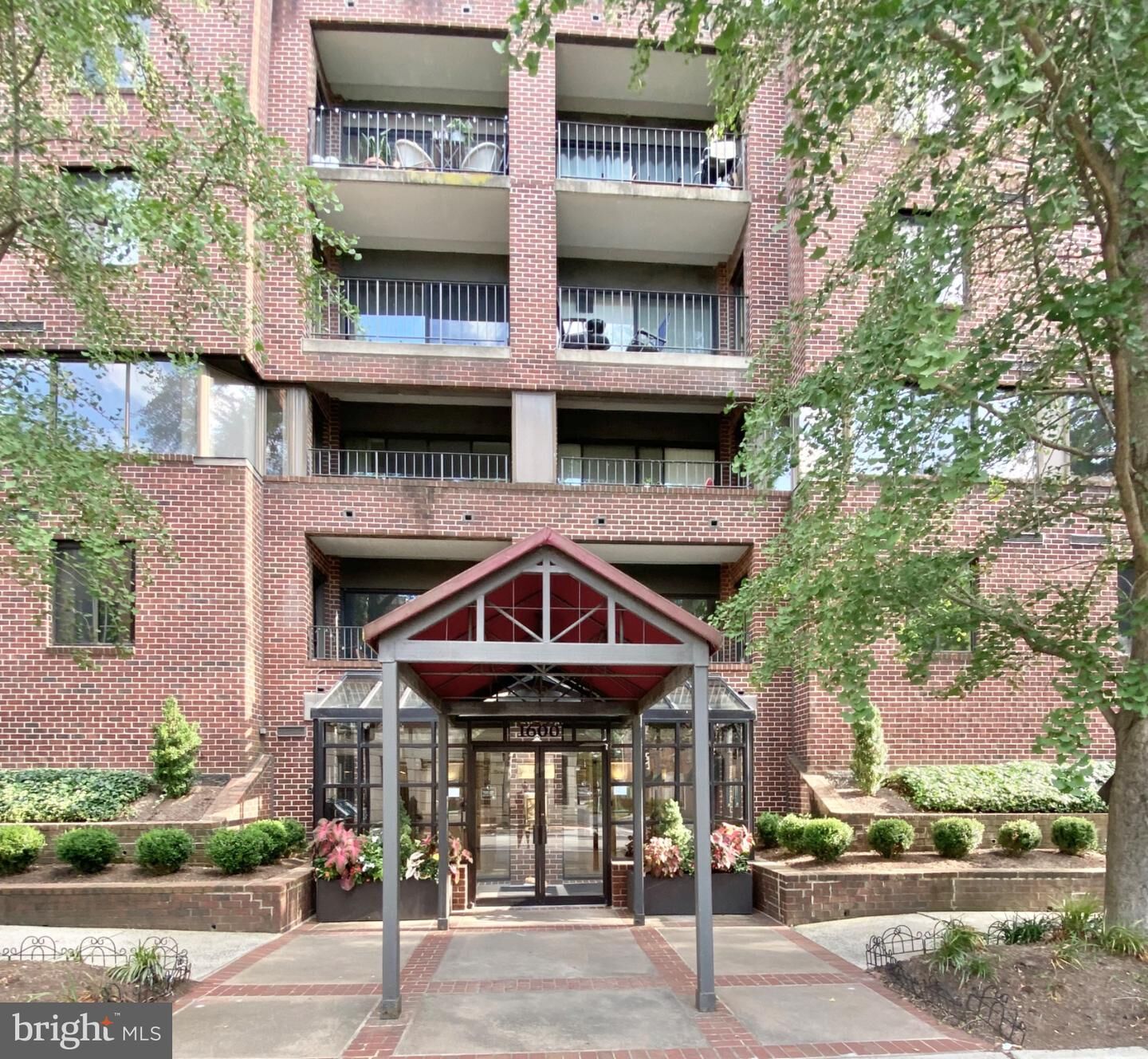 Property Photo: 1600 Prince Street 306 VA 22314