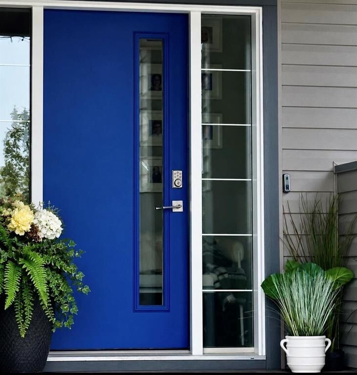 Property Photo:  207 Rowntree Avenue South  MB R3Y 0Z2 