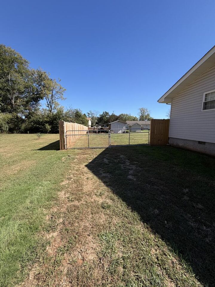 Property Photo:  4512 Rolling Way Drive  GA 30710 